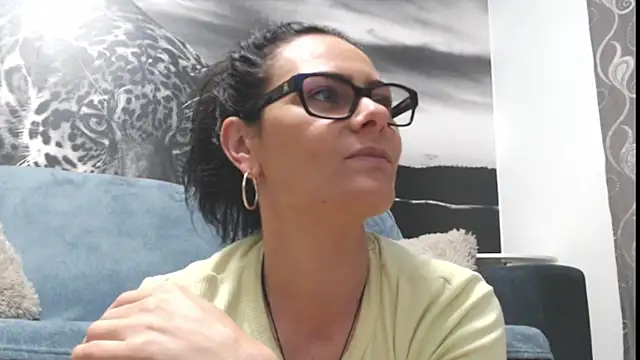 Show modela Andreaboobss na web-kameri