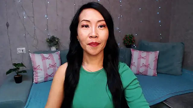 LiaPak's Live XXX Chat