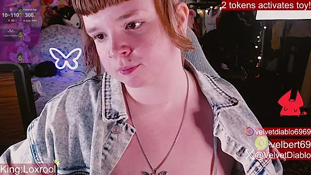 VelvetDiablo's Live XXX Chat