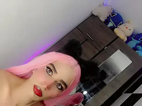 Show modela SamiraHot1 na web-kameri