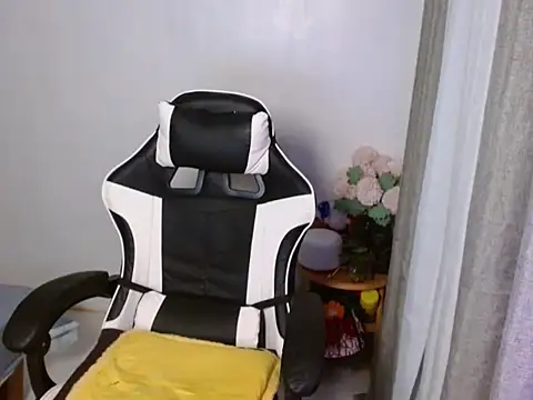 curlyasian_njxx's Webcam Show