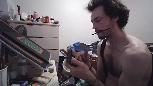 JohnnyMoves' Live XXX Chat