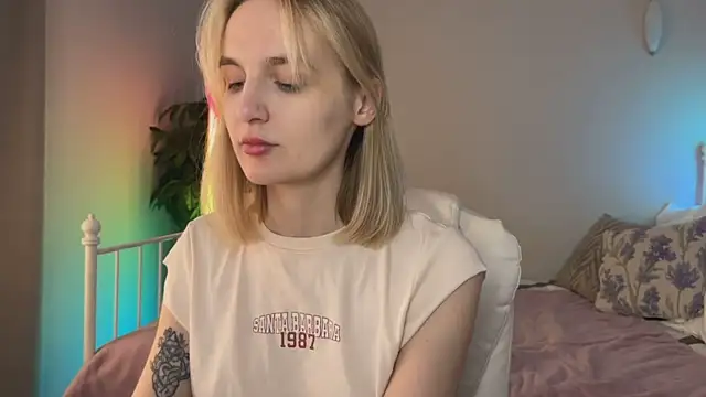 _Vikky_Moon_'s Live XXX Chat