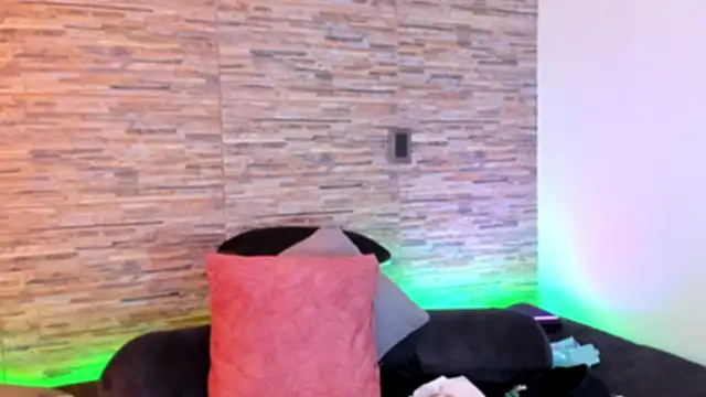 Chatroom XXX en direct de nath_redrex