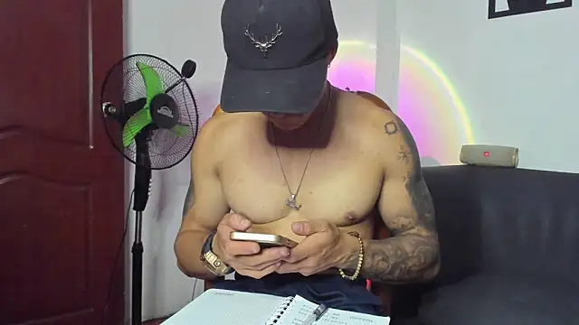 AlexRoyce_ 即時 XXX 聊天