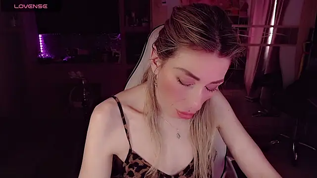 Chat XXX ao vivo de AnnieGOld_