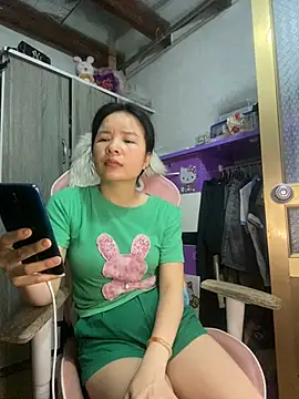 Ivy_Trix2's Live XXX Chat