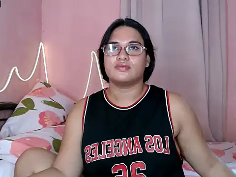 Miss_RebeccaLove Show in webcam