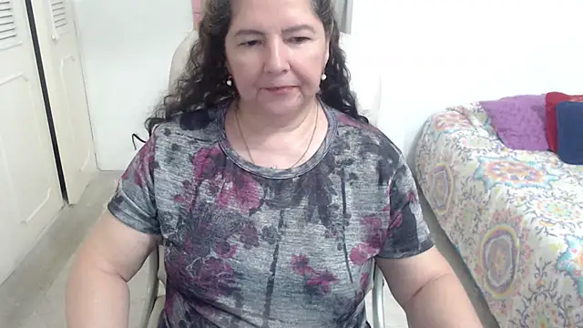 leonela_69のライブXXXチャット