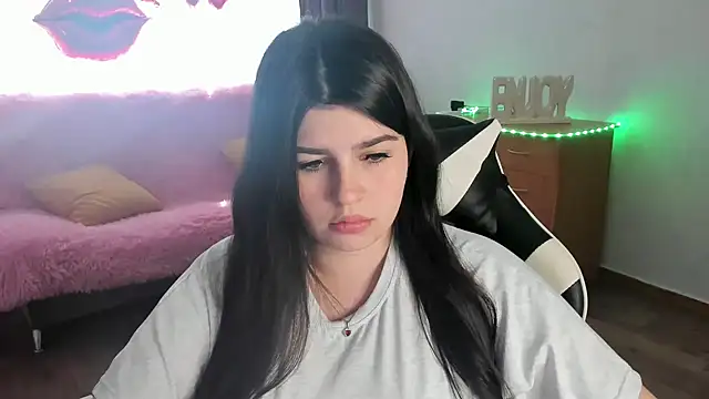 KisaModel's Live XXX Chat