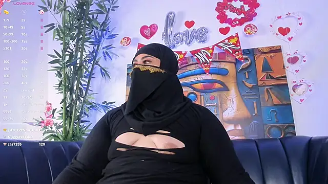 samanee_konn Show in webcam