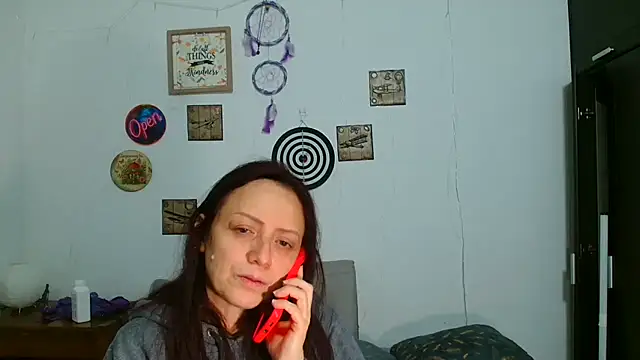 Katicalatinmilf's Live XXX Chat