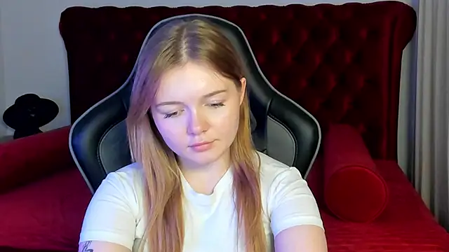 ElinaVale's Live XXX Chat