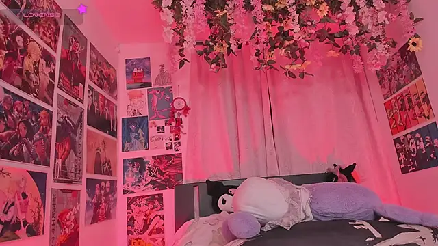 MissCurvyTop's Live XXX Chat