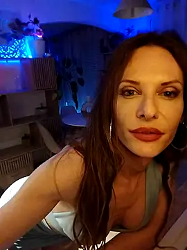 Luna_Kitanna: διαδικτυακό σόου στην κάμερα