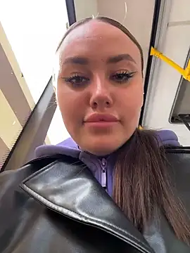 KiraSunshine Chat XXX live
