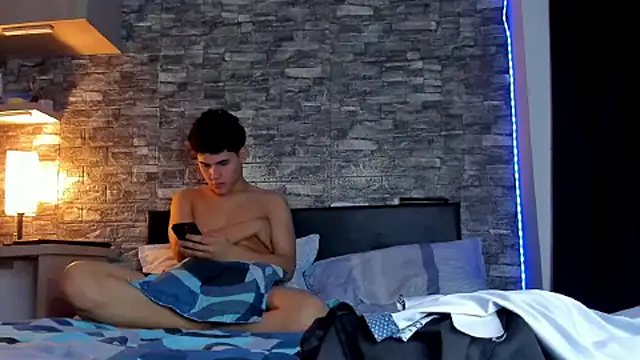 TheimperialBoys77 Show in webcam