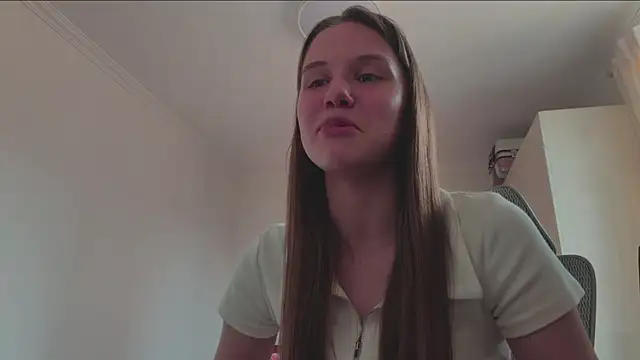 Chat +18 de SuanneGetz ao vivo
