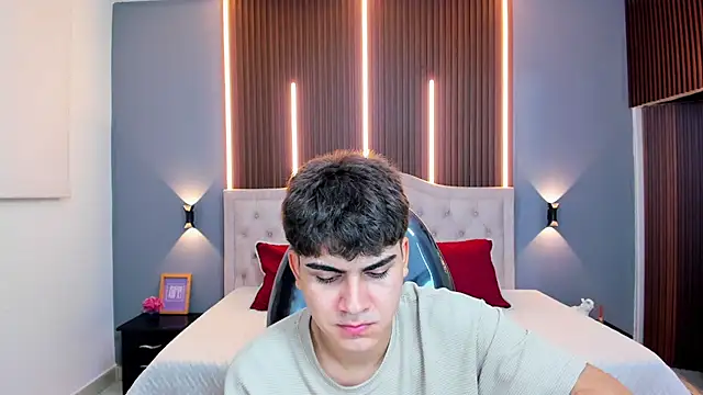 Tommy18__'s Live XXX Chat