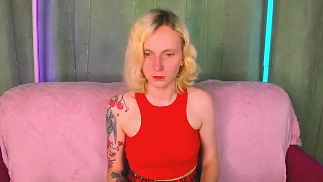 LikiLipsn Live XXX chat