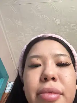 ikirkira's Live XXX Chat