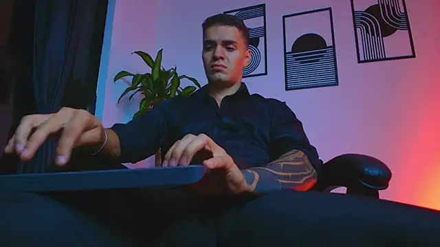 ALPHA_DOMINUS_ live XXX chat