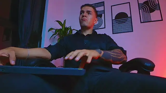 ALPHA_DOMINUS_ Live XXX Chat