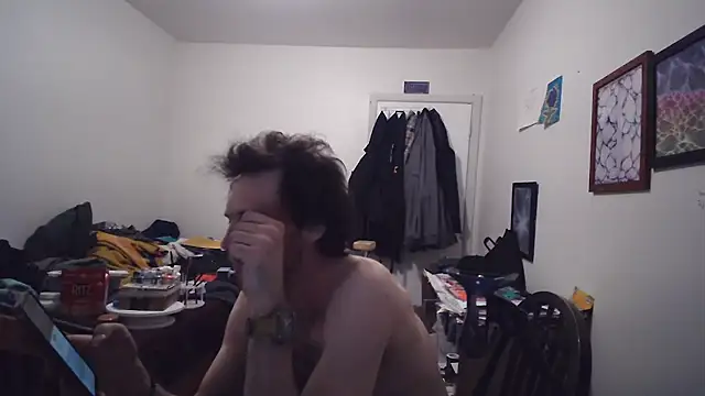JohnnyMoves Show in webcam