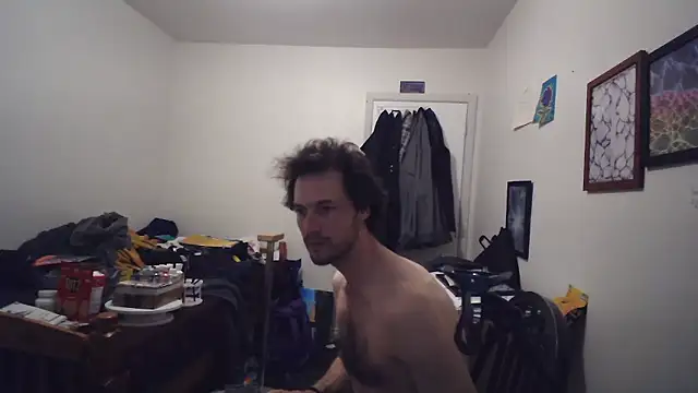 JohnnyMoves Show in webcam
