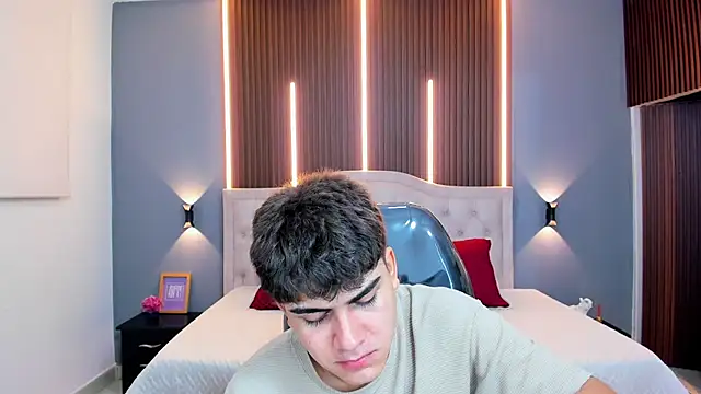 Chat XXX Live Tommy18__