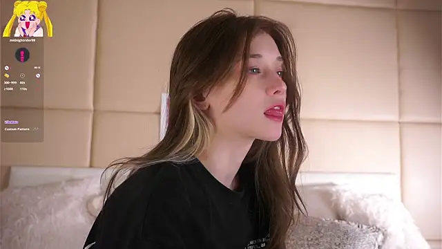 EdlinHargus Adlı Modelin Canlı XXX Sohbeti