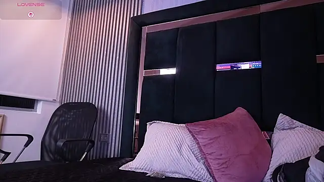 Dark_Eros_ Adlı Modelin Canlı XXX Sohbeti