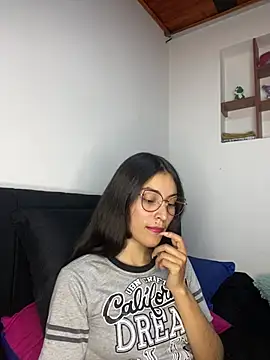 hotwife26: онлайн-секс-чат