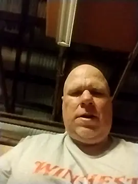 Reddog833's Live XXX Chat