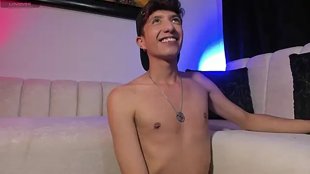 mhatias_ Chat XXX in diretta
