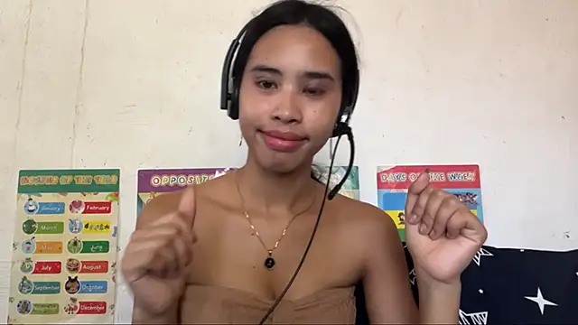 MyrlKu Chat XXX live