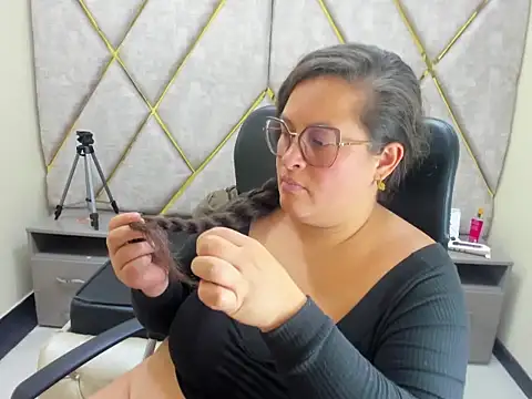 Chatroom XXX en direct de Sarah_Boobs_