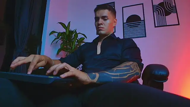ALPHA_DOMINUS_: вебкам-шоу