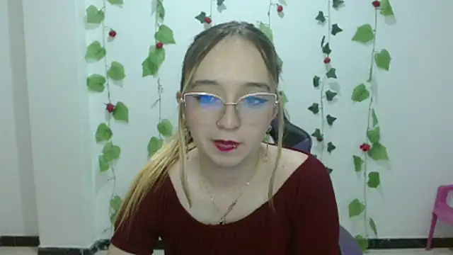 Liaroberts1 라이브 XXX 채팅