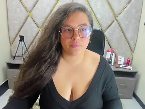 Sarah_Boobs_ élő XXX-chatje