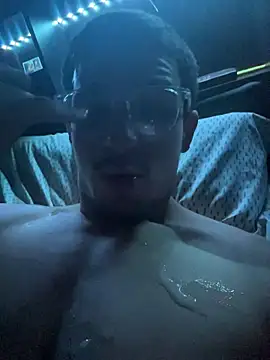 Chat XXX ao vivo de daddyshomeee_