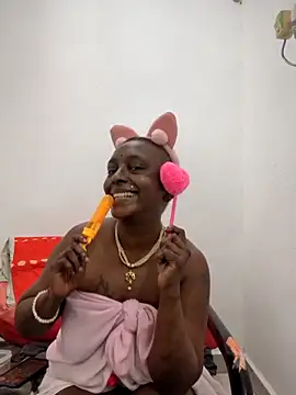 mamakarma1403 – webcam-show