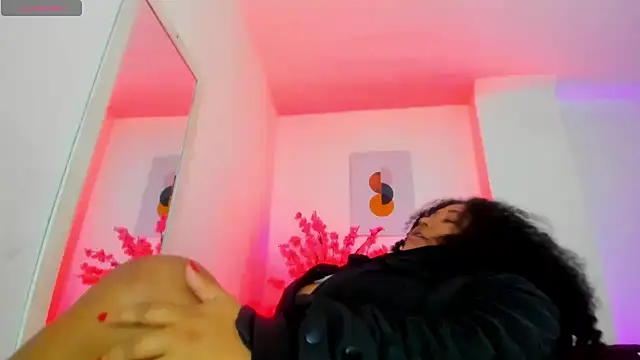 Chat +18 de Ayliinn_ ao vivo