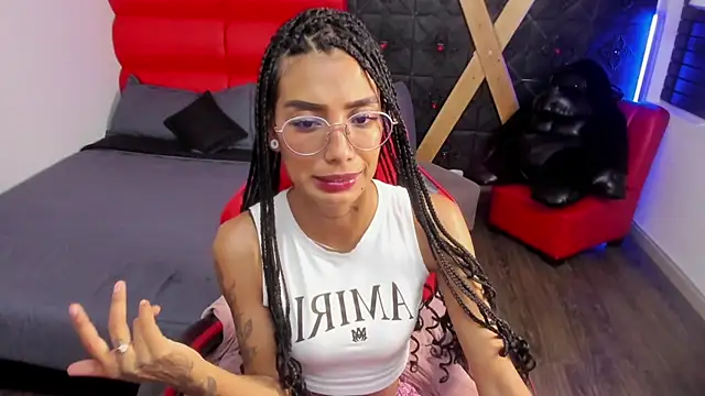 Chatroom XXX en direct de KarlaSlutSkinny__