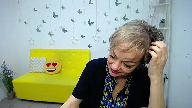 NikaMayu Chat XXX in diretta