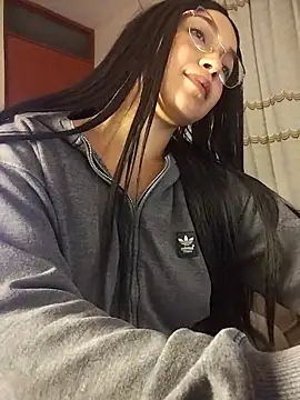 Chat +18 de FallsForHerSmile ao vivo