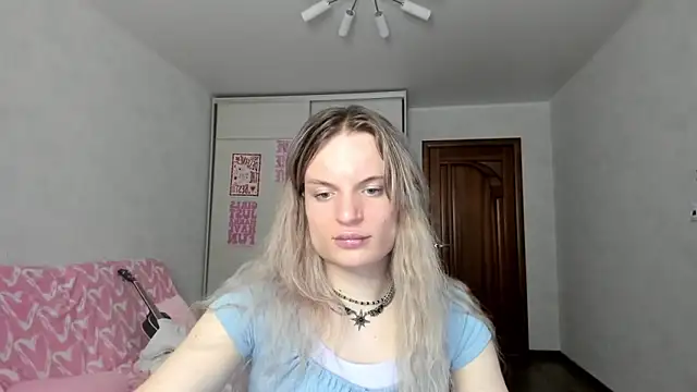 Chat +18 de milliKira006 ao vivo