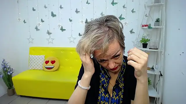 NikaMayu's Live XXX Chat