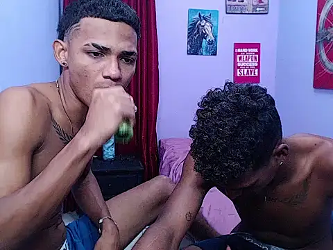 black_twinks 现场XXX聊天
