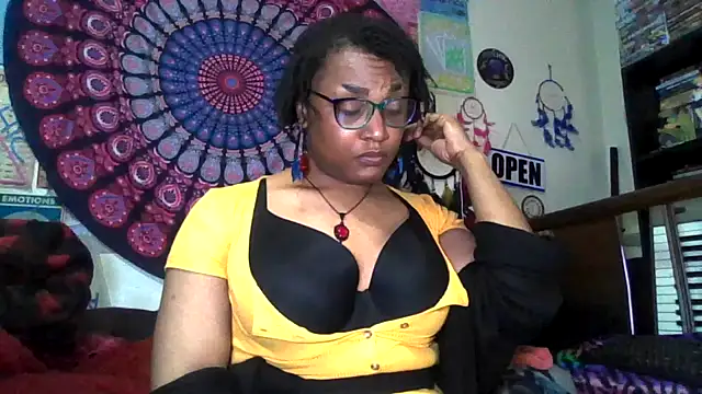GardeniaFields Show in webcam